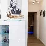 The Queen Luxury - Marilyn Luxembourg