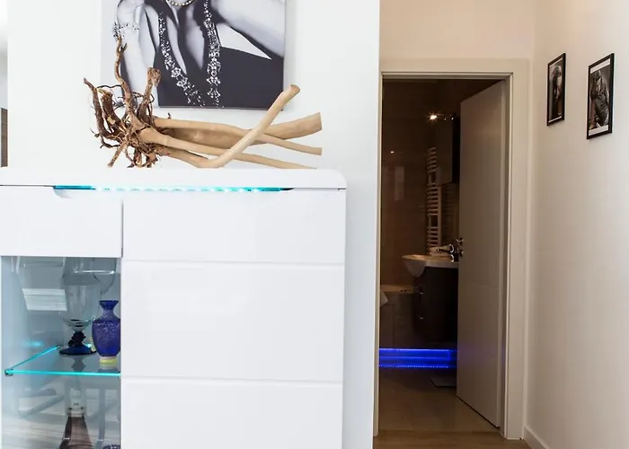 The Queen Luxury - Marilyn Luksemburg