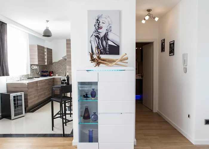 The Queen Luxury - Marilyn