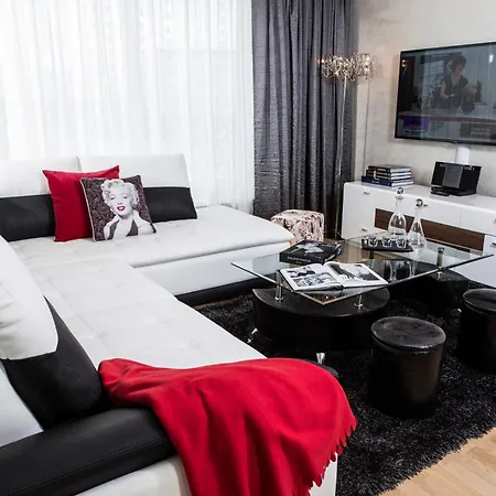 The Queen Luxury - Marilyn * Luxembourg